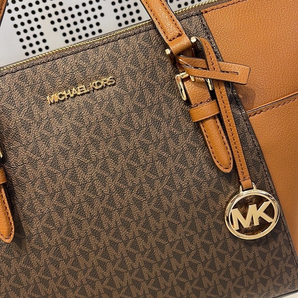 MICHAEL KORS CHARLOTTE LARGE TOP ZIP Tote bag   
Brown 
NWT - Picture 14 of 16